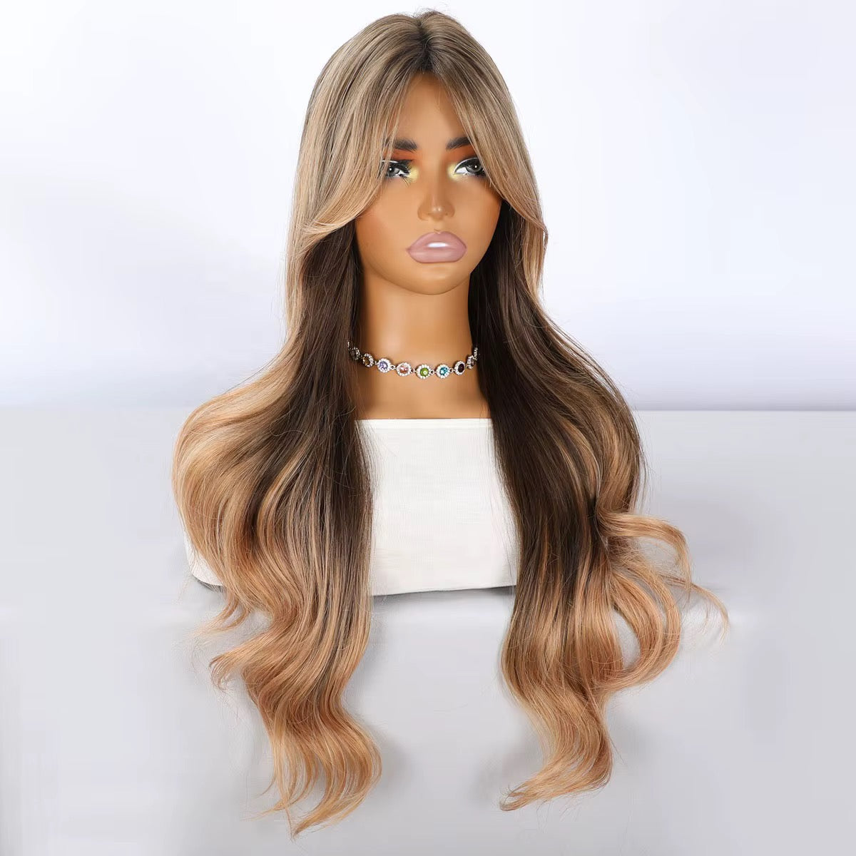 Posh Trio Beauty Golden Blonde Highlight 26” Synthetic Wig | Long Layered Wave
